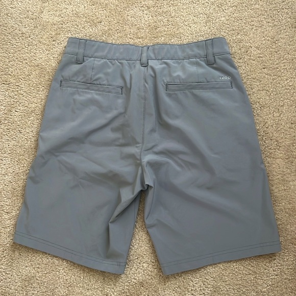 Izod Golf shorts - Picture 2 of 2